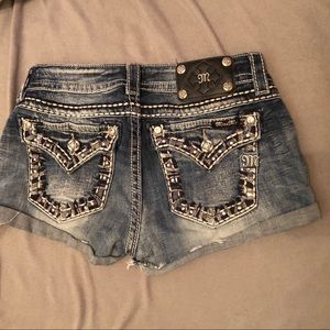 Miss me mid rise shorts size: 28